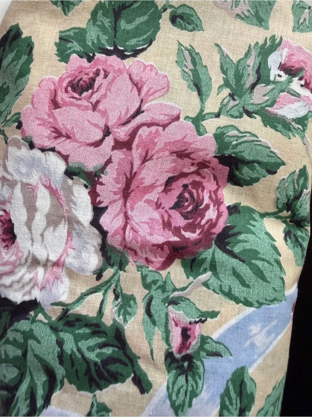 Vintage Tablecloth Round Cabbage Rose 68”